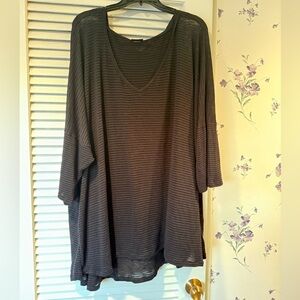 Torrid Tonal Black Stripe 3/4 Sleeve Tunic in Size 5X